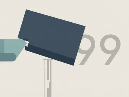 傾斜的監視相機與背景淡色「99」——象徵 2024 年日本建設業 99 件人手不足倒產