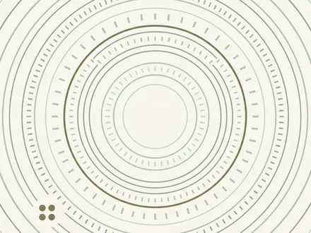 極簡幾何構圖的尼得科馬達帝國意象，低彩度鼠尾草綠、灰綠與霧薄荷的莫蘭迪色調。畫面左下角是四顆緊靠的小圓點，象徵 1973 年的四位創業者；以畫面中央為圓心，許多細同心圓環一圈圈向外擴散，像俯視的馬達轉子，環上排列著細小刻度，象徵集團旗下數百家公司，其中一圈以較深的橄欖色加粗。暖米白背景，大面積留白，平面化、無漸層、無文字。